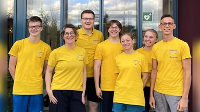 v.l nach re Leon Reindl, Barbara Hottner, Raphael Junkers, Thomas Hottner, Anina Pechtl, Sina Schmidt, Christian Schreglmann. (Bild: Leon Reindl)