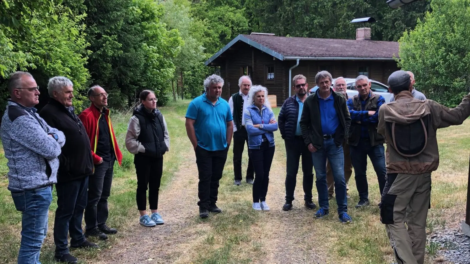 Die Imker an der Belegstelle.  (Bild: Karlheinz Dausch)