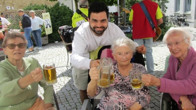 Bewohner und Mitarbeiter des Marienheims feierten Sommerfest. (Bild: Daniela Donhauser )