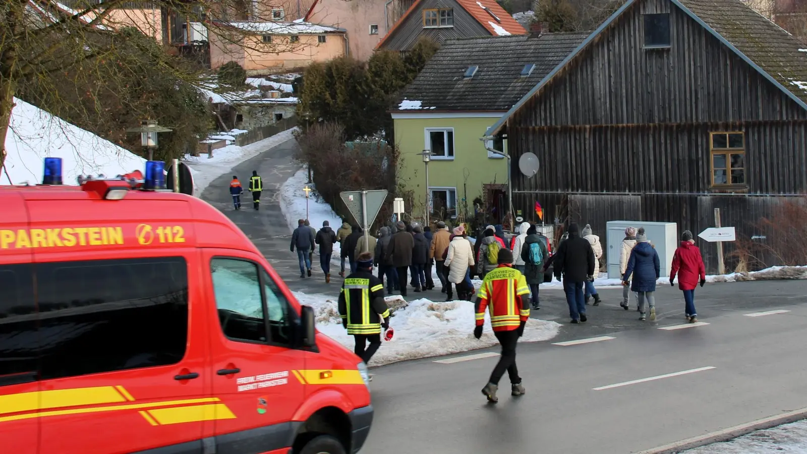 Ankunft der Parksteiner Pilger in Kirchendemenreuth. Organisiert vom kath. Männerverein. Abgesichert von den Feuerwehren Parkstein und Hammerles.  (Bild: Ewald Köstler)