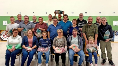 Glückliche Gewinner beim Sau- und Gansschießen 2025 (Bild: Andreas Heinz)