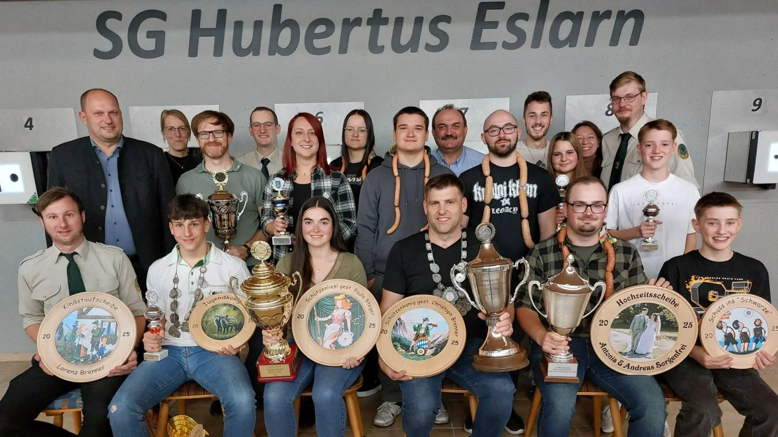 Im Namen der Schützengesellschaft gratulierte Vorsitzender Daniel Biermeier allen zu ihren Erfolgen und dankte allen Spendern. (Bild: Daniel Biermeier)