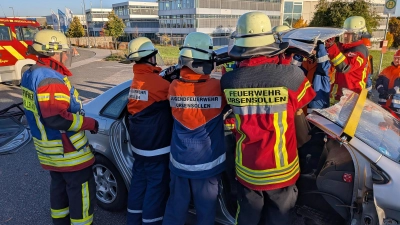 Die Jugendfeuerwehr Ursensollen beim Einsatz Nr. 4 des Ausbildungstages. (Bild: Jonas Sperber)