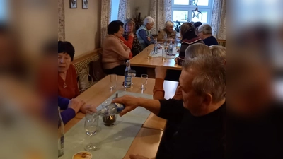 Senioren fassten gute Vorsätze für das neue Jahr. (Bild: Maria Zangl)