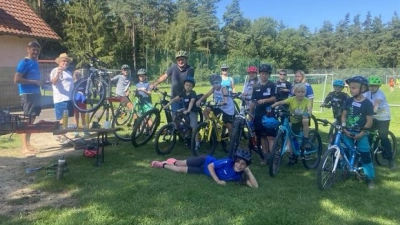 Voller Stolz über ihr neu erworbenes Wissen präsentierten sich die Kinder beim Gruppenfoto. (Bild: Heidi Hiltel)