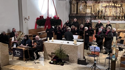 Gut besucht war das Weihnachtskonzert des Gemischten Chors in der Pfarrkirche. (Bild: Marianne Moosburger)
