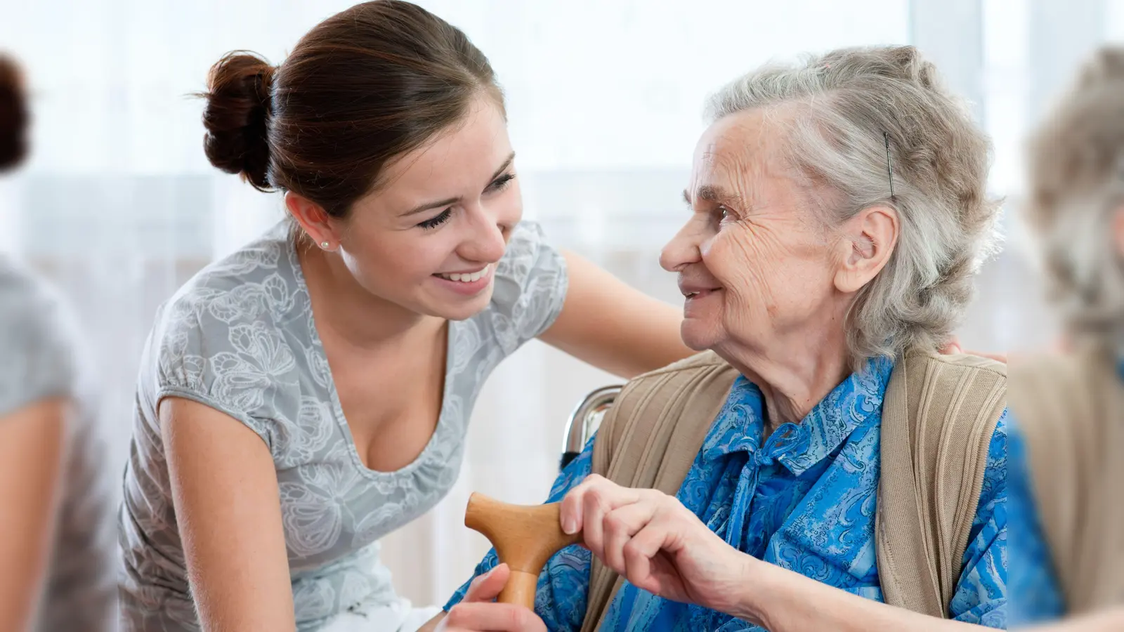 Gerade im Bereich Alltagsbegleiter für Pflegebedürftige ist der Bedarf an hauswirtschaftlichen Unternehmer/innen groß. (Bild: PantherMedia alexraths)