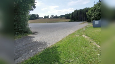 Am Freitag und Samstag wird am Festplatz das große Festzelt aufgebaut, dazu werden HelferInnen gesucht. (Bild: Karl Ziegler)
