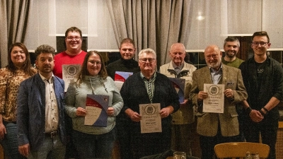 Von links nach rechts: Theresa Dötterl-Franz, Michael Dutz, Florian Weiß, Christina Stöckl, Johannes Schöner, Albert Schuller, Alfred Vollath, Walter Schwarz, Johannes Dötterl-Franz, Andreas Stengl. (Bild: Christian Philipp)