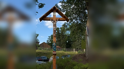 Ansicht des restaurierten Kreuzes am Schlossberg in Wernberg-Köblitz (Bild: Elisabeth Egl)