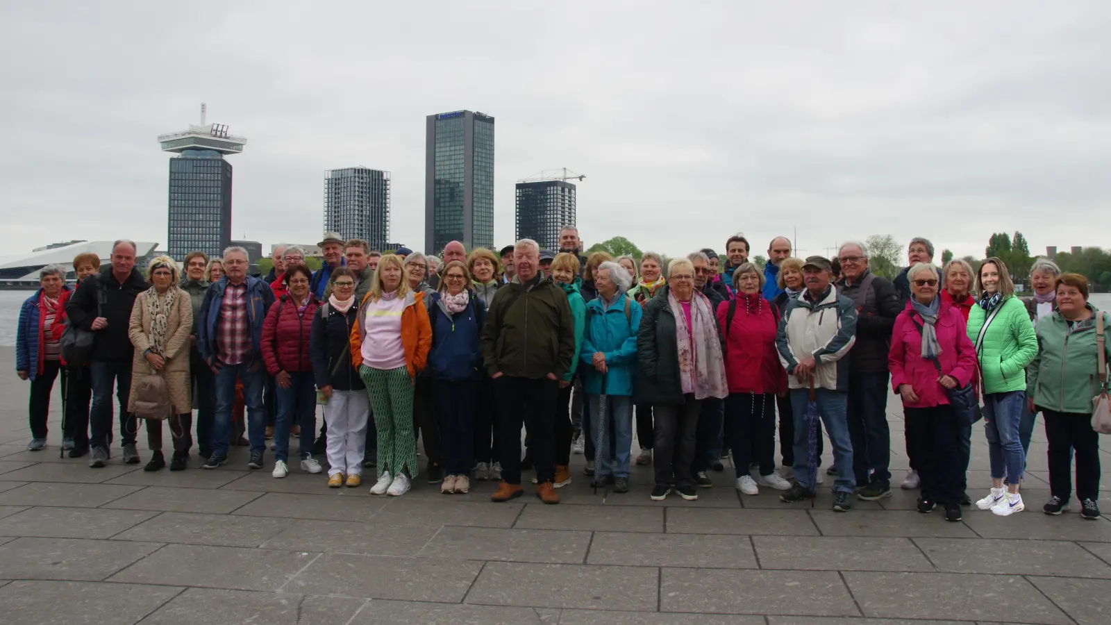 Amsterdamer Hafenpromenade (Bild: Bernd Girke)