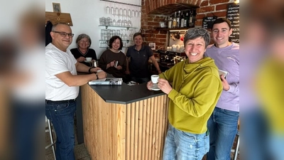 Teilnehmer / Auszubildende des Baristakurses. (Bild: Andreas Bösl / Alfred Neumann)