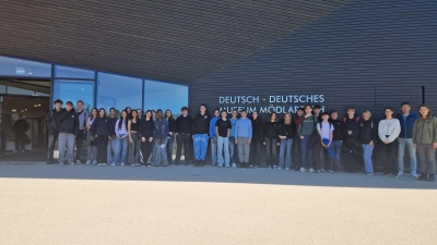 Die Kümmersbrucker Schülerinnen und Schüler verbrachten einen lehrreichen und interessanten Tag in Mödlareuth. (Bild: Florian Fuchs)