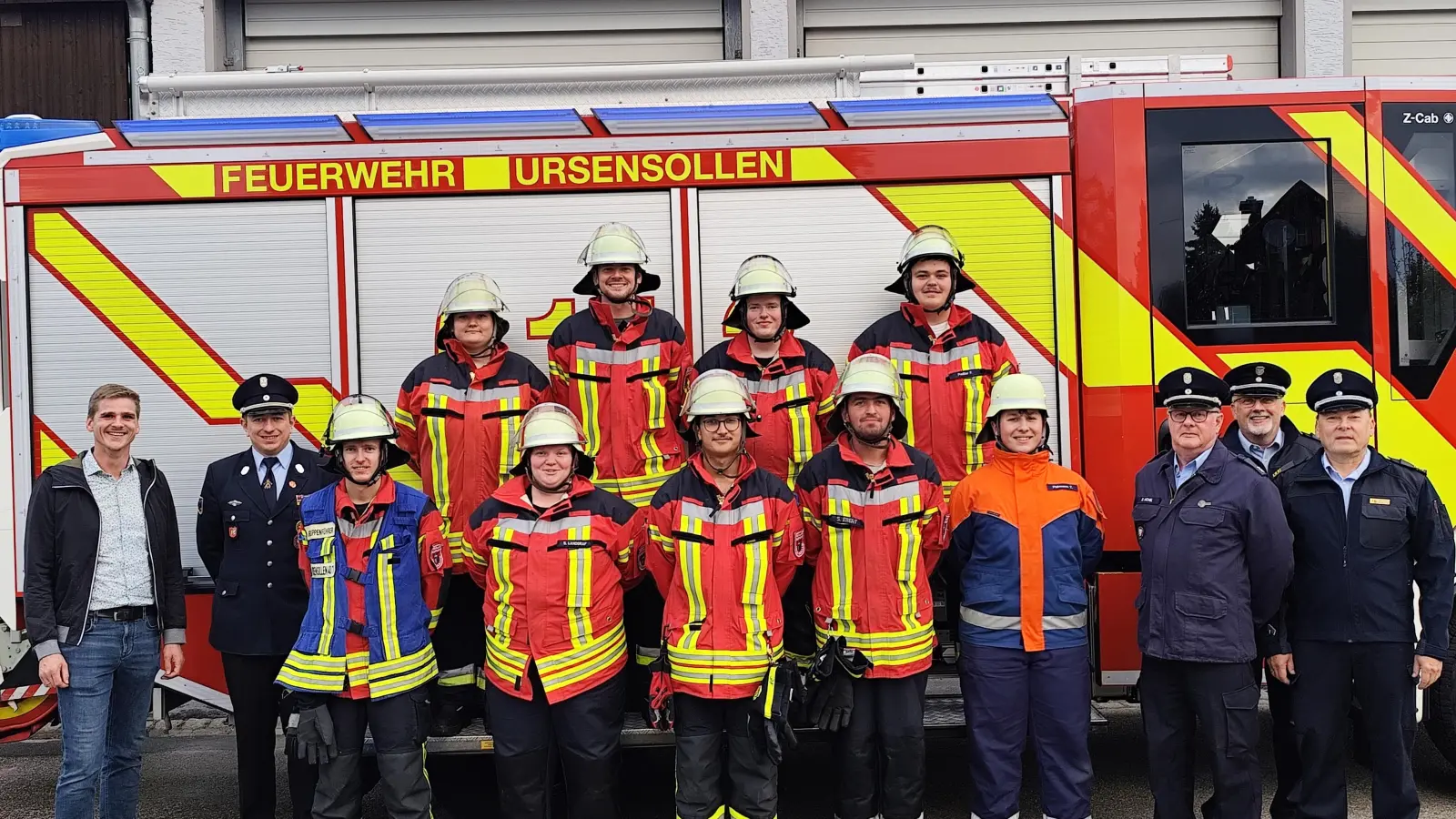 Die Gruppe der Feuerwehr Ursensollen nach dem bestandenen Abzeichen. (Bild: Jonas Sperber)