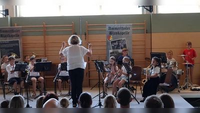 Seit Januar 2026 spielen die jungen Musiker/innen unter der Leitung von Regina Rester-Achhammer zusammen. (Bild: Alexandra Bär)