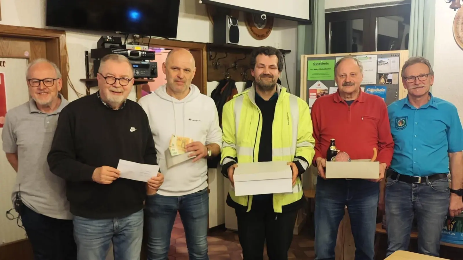 Die Preisträger mit den Organisatoren. Im Bild von links: Siedler - Organisator Markus Schön, Gewinner Gerhard Wittmann, Hubert Pühler, Jochen Zahner, Werner Flögel und Siedler – Vorsitzender Ludwig Eger (nicht im Bild: Hans Balk). (Bild: Franz Völkl)