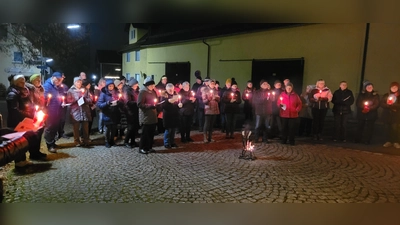 Adventsfenster Flossenbürg (Bild: Erika Römischer-Thamm)