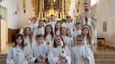 Andreas Schneider, Leni Donhauser, Josef Knoll, Sarah Wehrl, Luana Rester, Patrycja Stachowiak, Gabriella Preitschaft, Leonie Graml, Philipp Tomic, Paula Platzek, Nila Fasold, Felix Mohr, Gregor Böhler, Nathalie Hein. (Bild: Severine Martin)