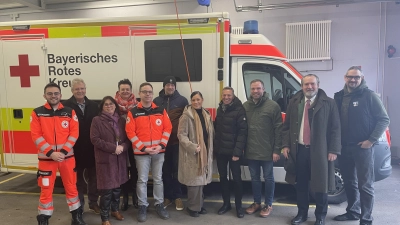 CSU Delegation mit Bürgermeister Frank Zeitler und Mitarbeitern der BRK Rettungswache Nabburg. (Bild: Ines Renner)