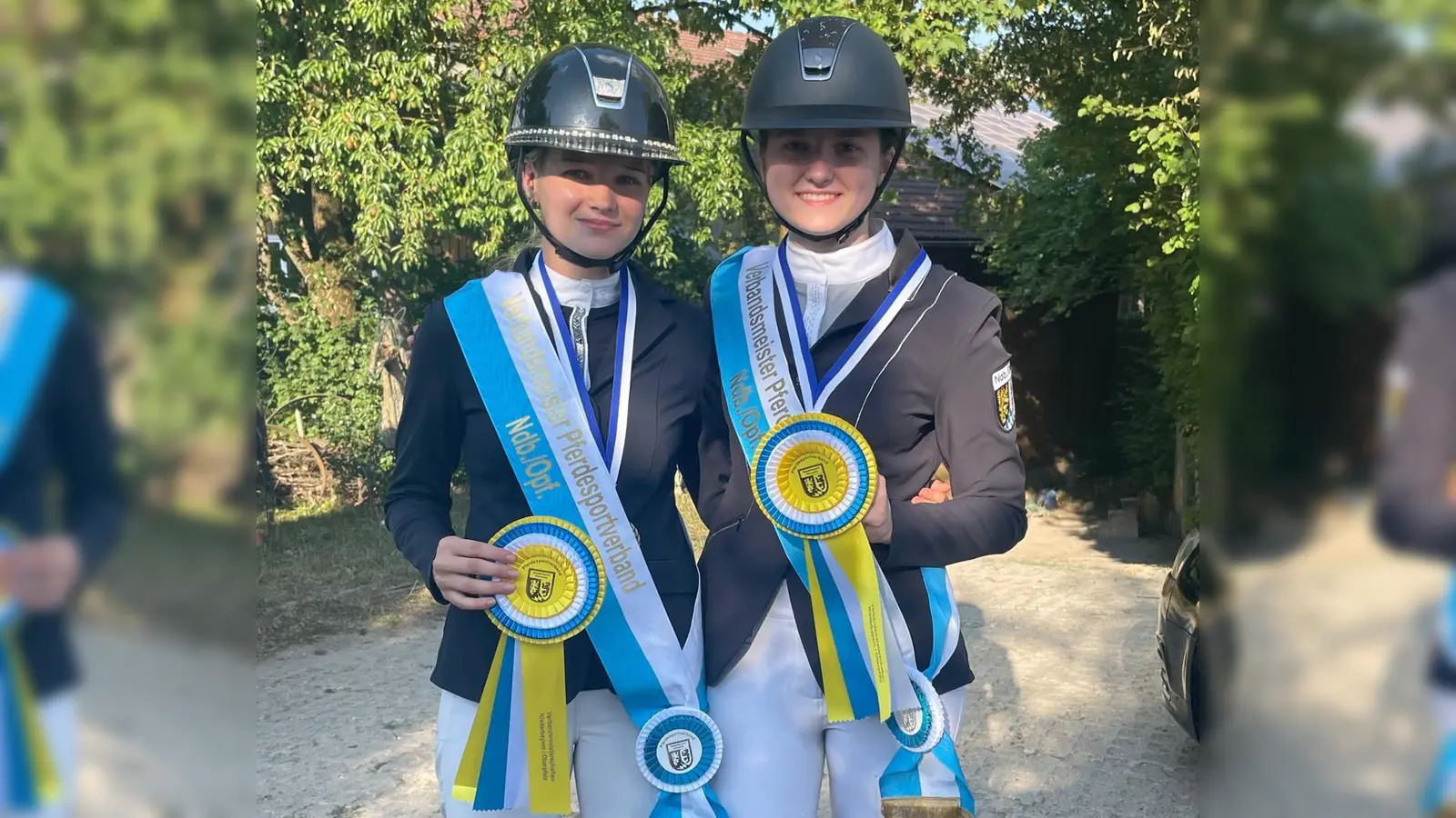Matilda Schraml und Isabell Keßl sind Verbandsmeister Vielseitigkeit. (Bild: Birgit Schraml)