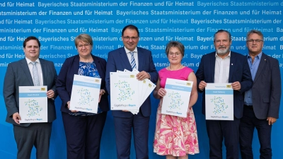 Übergabe Siegel Gigabit-Region.  (Bild: Florian Graser)