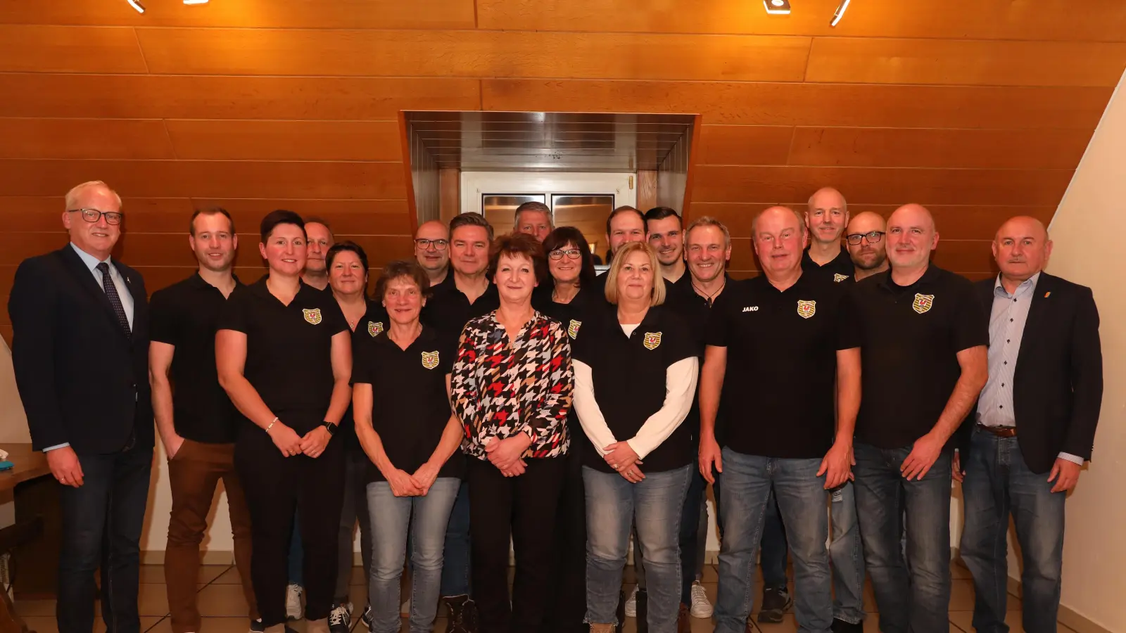 Die neugewählte Vorstandschaft des SV Hahnbach (Bild: Andreas Emmel )