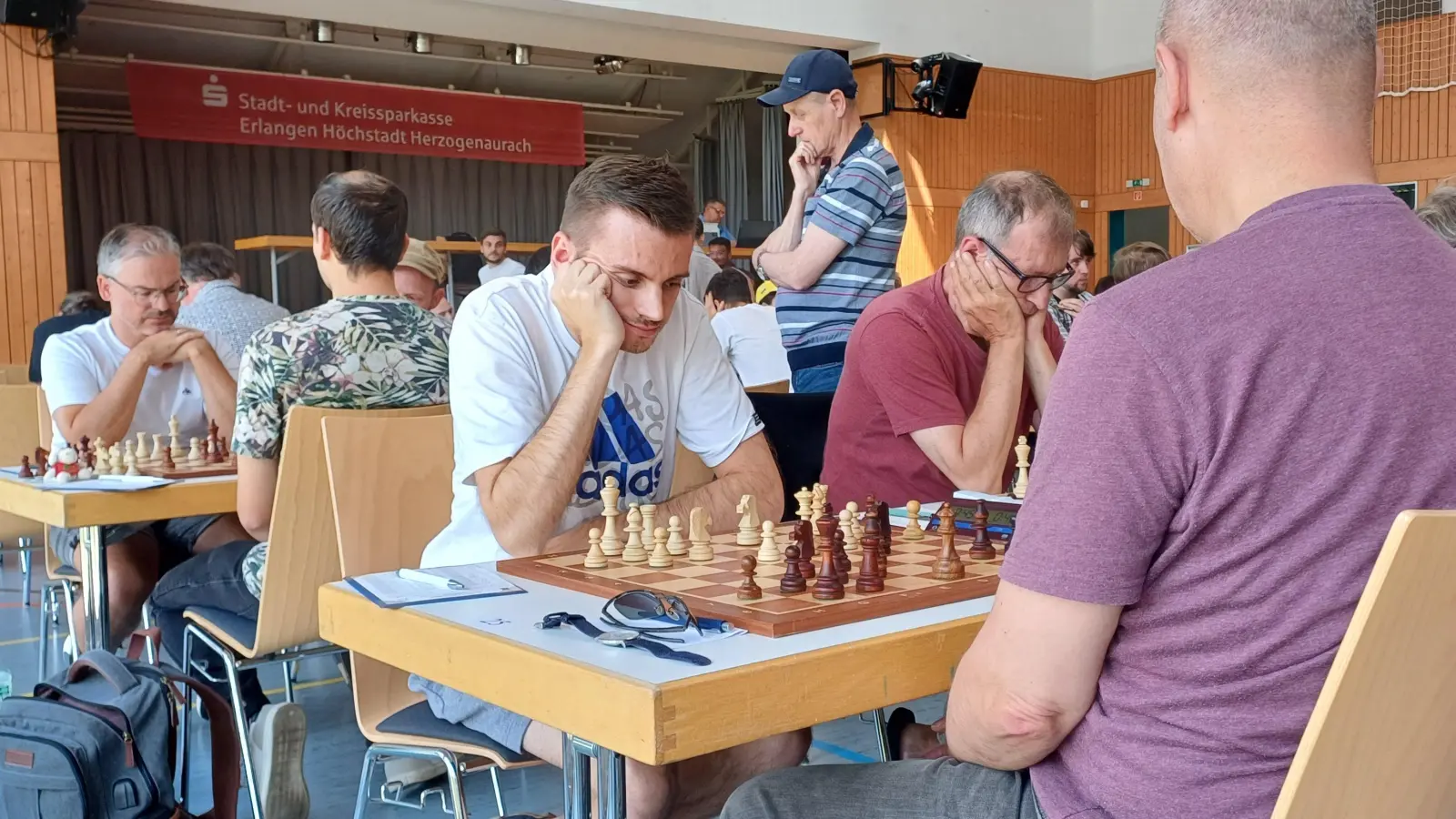 Steffen Baumüller bei seiner Erstrundenpartie gegen Stephan Schmahl (SC Windischeschenbach). (Bild: Jürgen Zeitler)