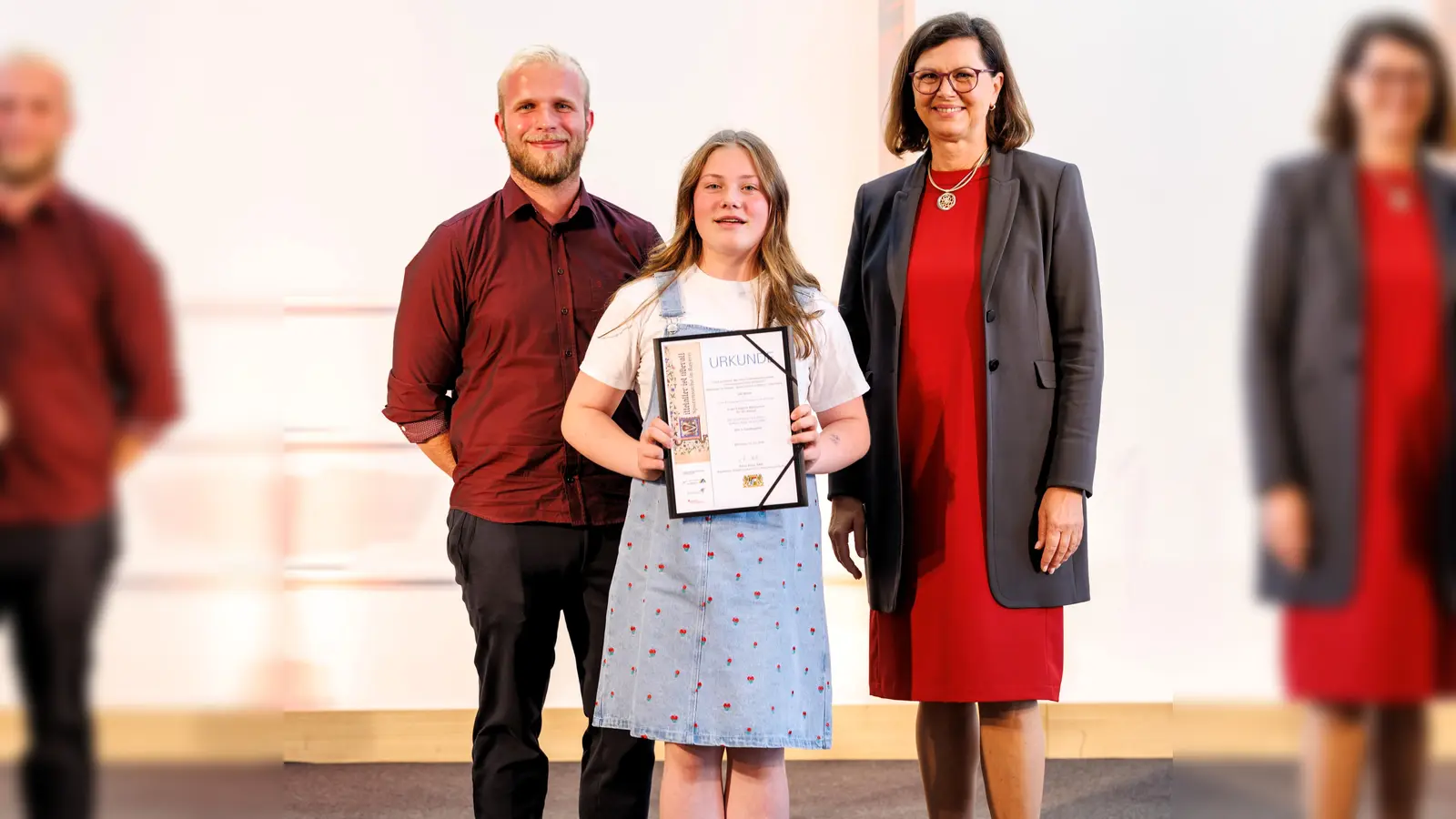 11.07.2025, München: Preisverleihung des Schülerlandeswettbewerbs „Erinnerungszeichen” unter dem Motto Mittelalter ist überall – Spurensuche in Bayern. Kategorie Mittelschulen: 3. Landespreis: Mittelschule Altenstadt an der Waldnaab.  (Bild: Matthias Balk/Bayerisches Staatsministerium für Unterricht und Kultus)