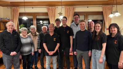 Die neue Vorstandschaft der Kolpingsfamilie Schönsee. Josef Wirnshofer und David Herrmann sind nicht mit auf dem Bild. (Bild: Magdalena Höcherl)