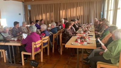 Gemeinsam wurden Adventslieder gesungen. (Bild: Josef Glas)