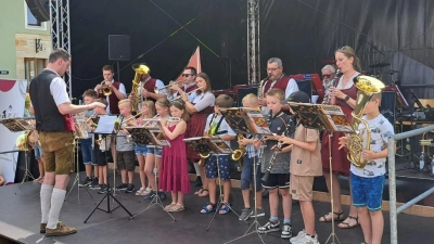 Bläserklasse zeigt ihr Können auf dem Bürgerfest (Bild: Evelyn Schreg)