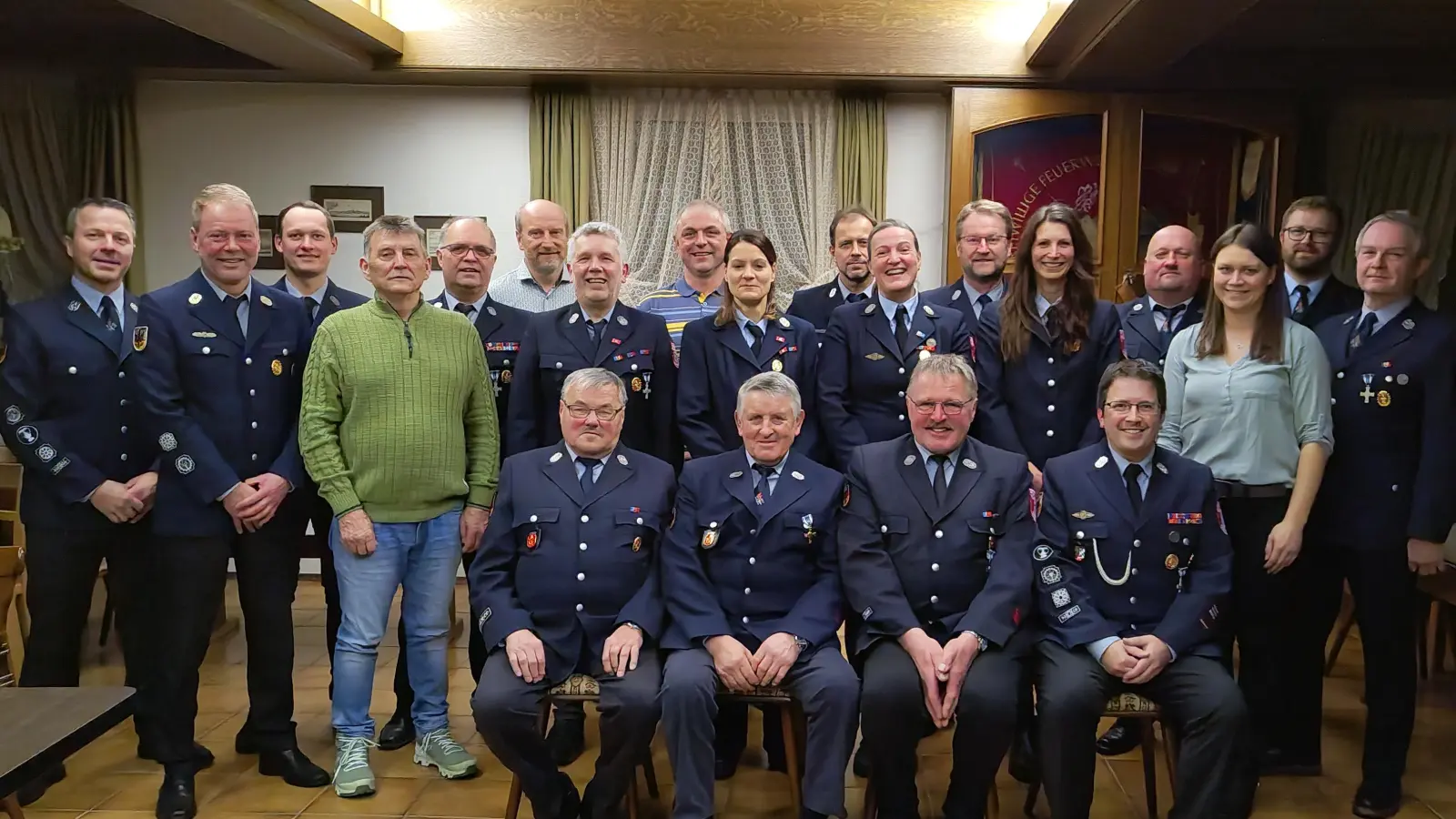 Die für langjährige Mitgliedschaft Geehrten der Freiwilligen Feuerwehr Oberlind. (Bild: Markus Kindl)