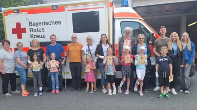 Stolz hielten die Kinder ihre Urkunden in den Händen und freuten sich über den kurzweiligen Nachmittag.  (Bild: Monika Grötsch)