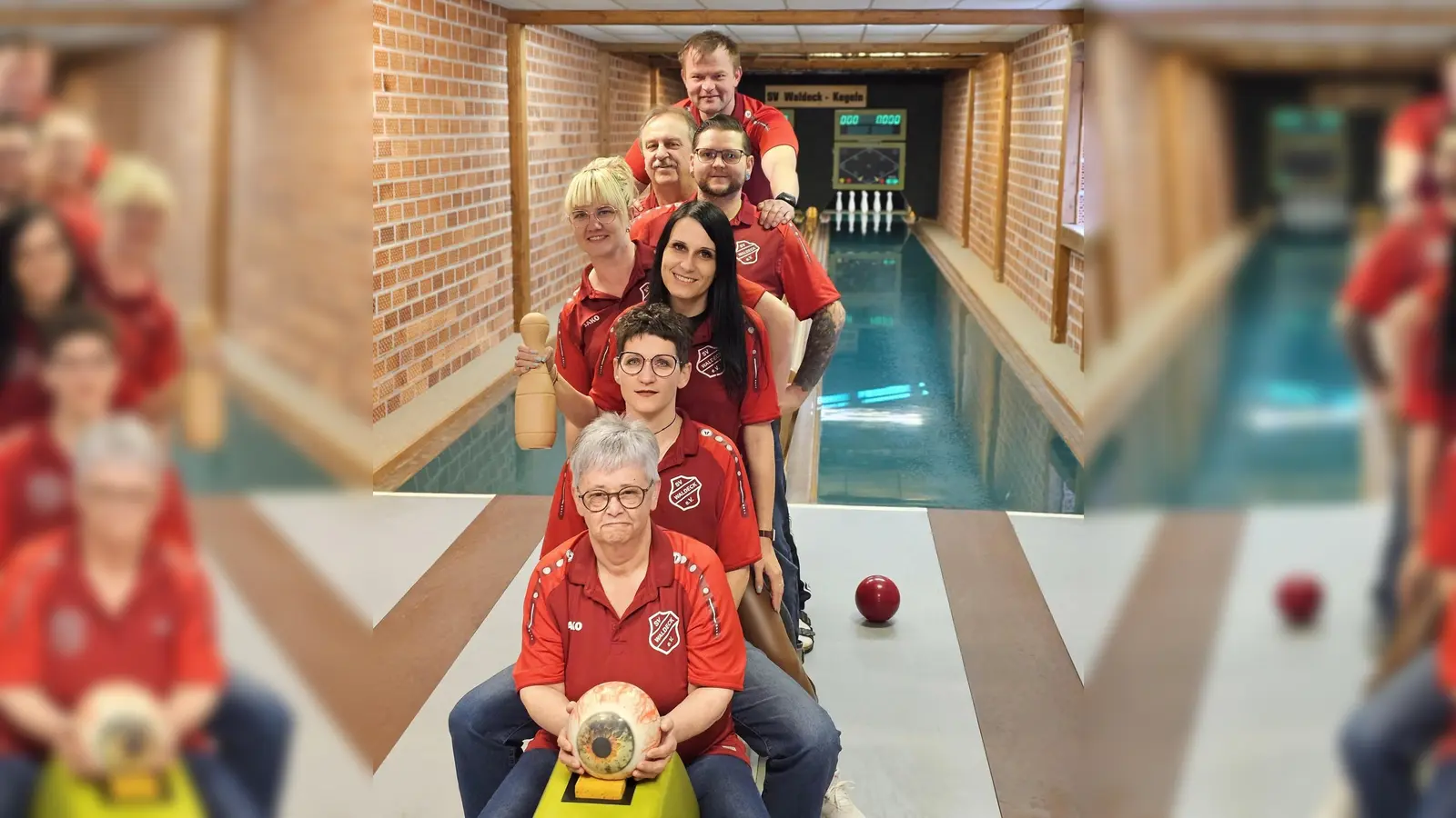 Von vorne: Silvia Hofmann, Nicole Rodehau, Mannschaftsführerin Claudia Schrembs, Christina Suttner, Florian Reger, Martin Hofmann und Alexander Schrembs. (Bild: Jürgen Rauch)