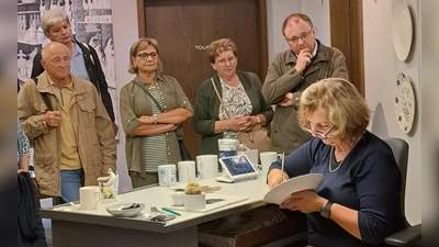 Teilnehmer der KAB Tagesfahrt in der Porzellanmanufaktur Meißen (Bild: Christine Sollfrank/Gertraud Wolf)