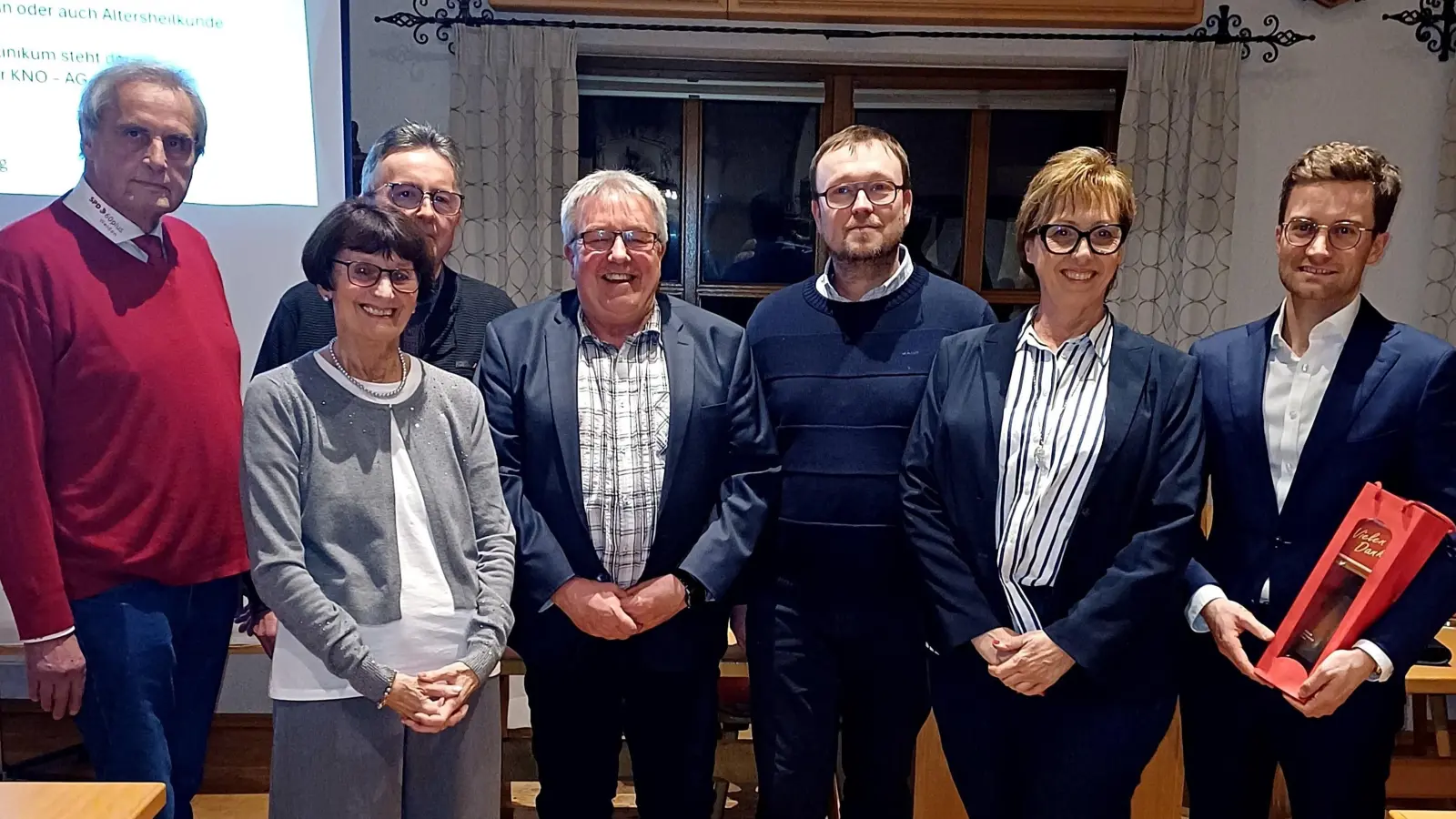 Die Referenten, Verantwortliche und Organisatoren auf dem Erinnerungsbild von links: Horst Fuchs, Waltraud Koller-Girke, Manfred Decker, Gerald Bolleininger, Dr. Josef Pova, Sabine Zeidler, Peter Konrad. (Bild: Edmund Flenz)