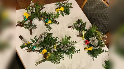 Gegen einen Spende können die Palmbuschen nach den Gottesdiensten in Döllnitz und Leuchtenberg am Palmsonntag, 29. März, erworben werden.  (Bild: Maria Winter)