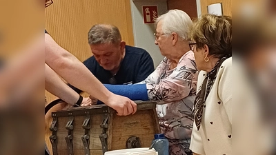 Am Butterfaß, Werner Rößner jun. Paul Mirz Christa Vogl u. Hermine Knauer. (Bild: Irene Zeller)