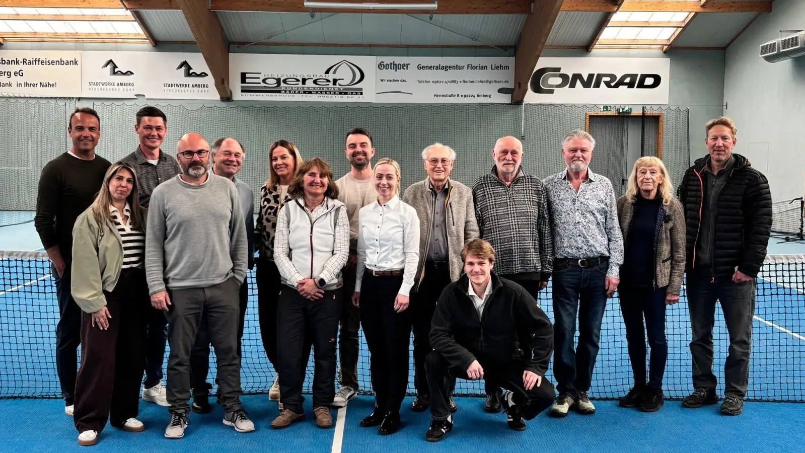 Ernennung der neuen Vorstandschaft und Ehrung der langjährigen Jubilare des TC Kümmersbruck (Bild: Harriet Hamann)
