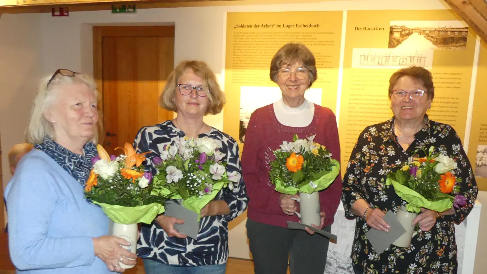  Besondere Verdienste erwarben sich ( von links) Monika Albersdörfer und Juliane Keck um den Barockgarten und Gertraud Wiesner und Rita Krauß um das Archiv des Heimatvereins. (Bild: Walther Hermann)