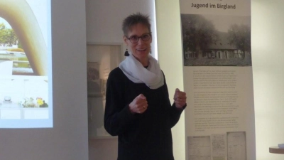 Julia Ratzmann von der Pazifik Informationsstelle im Johann-Flierl-Museum  (Bild: Georg Pilhofer )