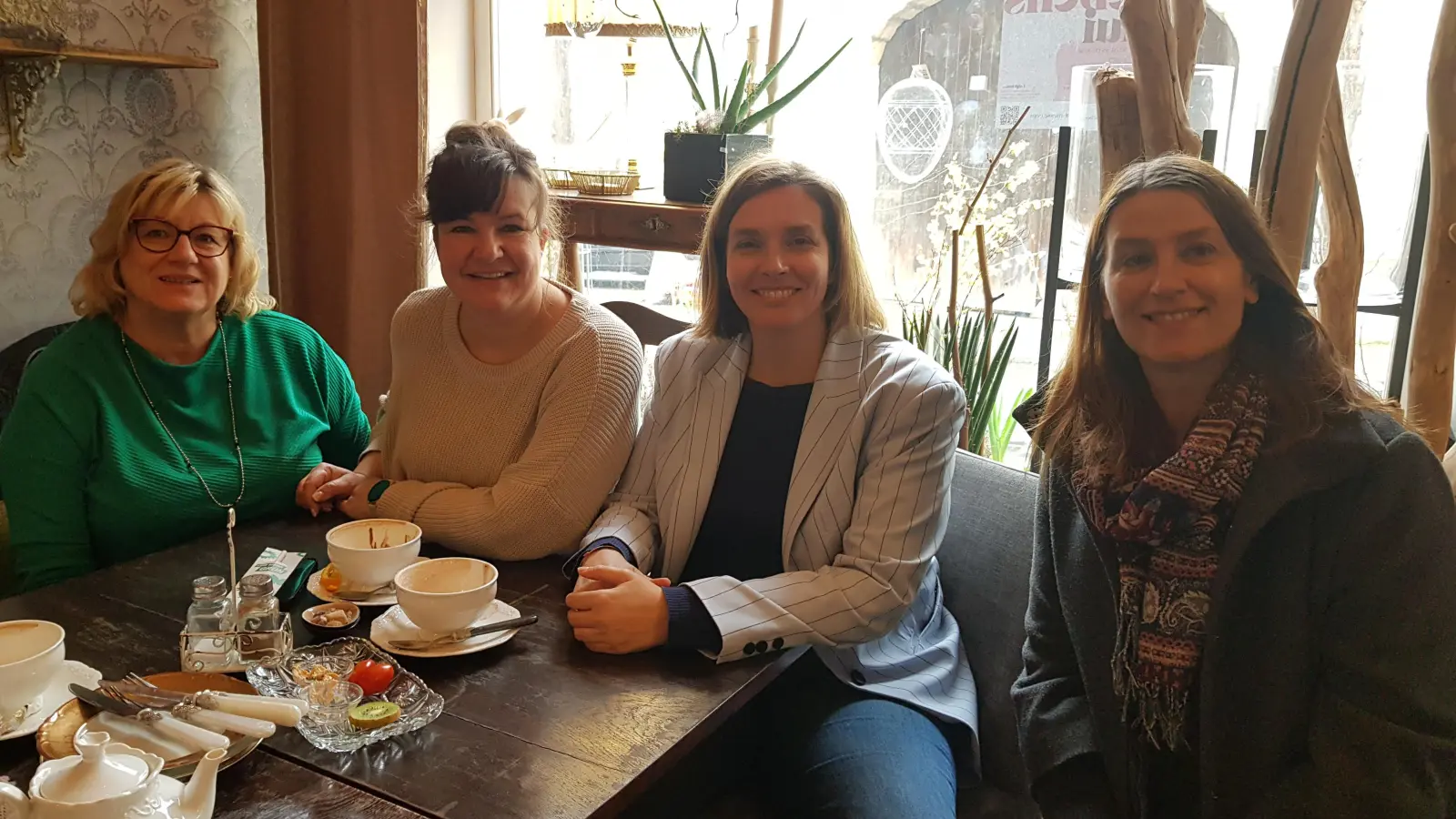 Elisabeth Bauer (Kreis- und Stadträtin Nittenau), Claudia Müller-Völkl (KV-Sprecherin), MdL Laura Weber, Ulrike Pelikan (Kreis- und Gemeinderätin Wackersdorf) -von links. (Bild: Sonja Probst)