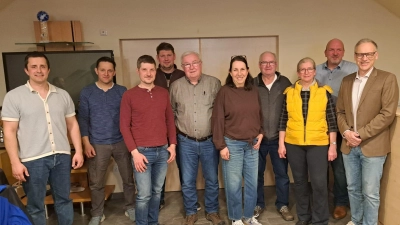 Die neuen Vorstandsmitglieder und ihre Stellvertreter der TG Kondrau (von rechts): 1. Bürgermeister Bernd Sommer, Andreas Riedl, Helga Engelhardt, Klaus Sommer, Cordula Heinzl, Peter Nerlich, Maximilian Friedl, Michael Richtmann, Stefan Grillmeier, stellv. Vorstandsvorsitzender Johannes Grillmeier. (Bild: Georg Braunreuther)