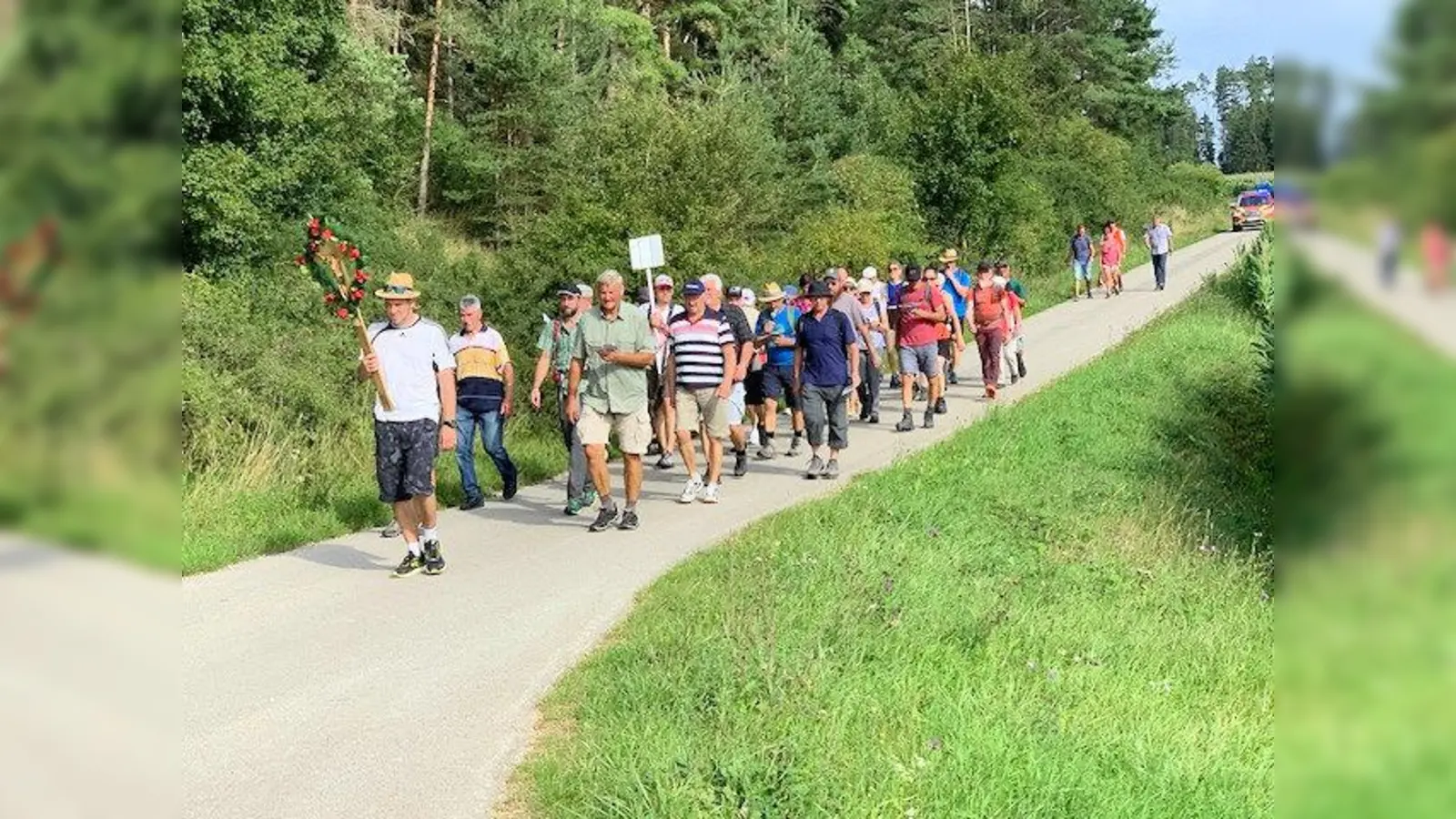 Am 14. August machen sich die Pilger auf den Weg zum ca. 26 km entfernten Habsberg. (Bild: Johann Bauer)