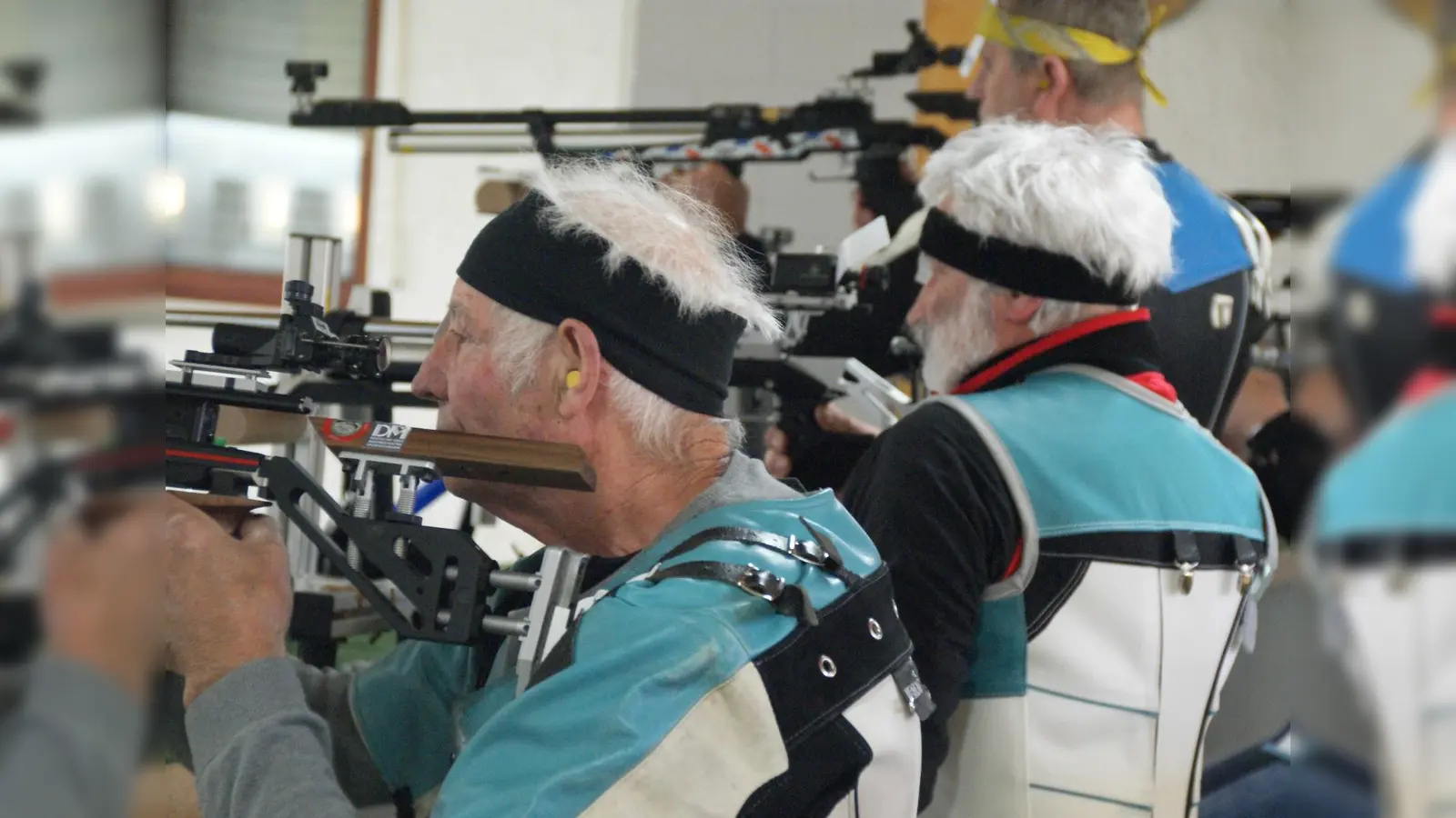 Volle Konzentration am Stand:: Die Neumühler Rudi Neumann, Manfred Lehner und Albert Hierl (von vorn) im Anschlag. (Bild: Peter Domanits )