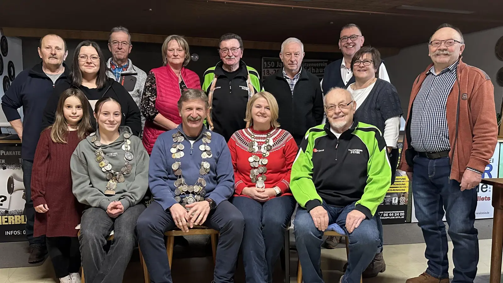 <b>Schützenkönige und Preisträger 2026 vom Schützenverein 1864 Waidhaus e.V.</b><br>Stehend von links: Helmut Krämer, Corinna Krämer, Paul Zetzlmann, Inge Meckl, Ludwig Nossek, Franz Strehl, Reinhold Kraus, Martina Grundler und Rudolf Grundler sen.<br>Sitzend von links: Sophie Krämer, Hermann Meier, Elisabeth Meier, Willi Helgert. (Bild: Helmut Bauer)