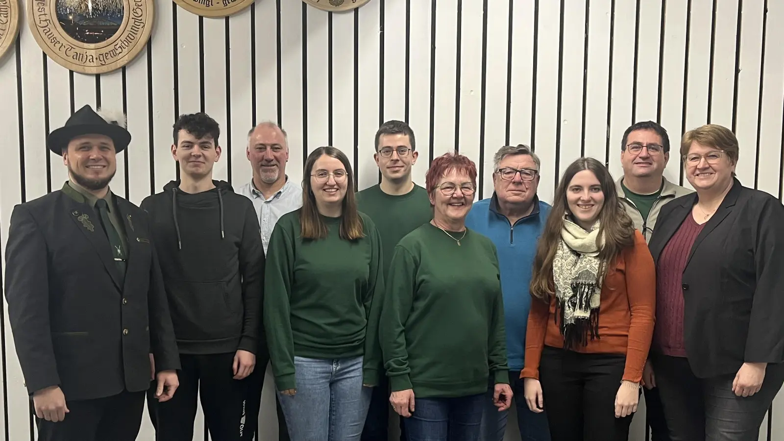 Die bestätigte Vorstandschaft mit Bürgermeisterin Anita Forster (Bild: Michael Forster)