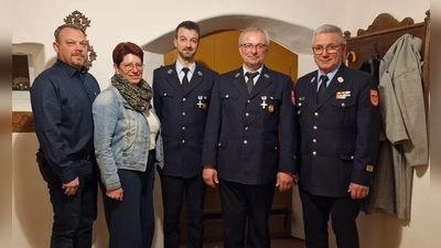 Harald Klatzka, 2. Bürgermeisterin Margit Reichl, Georg Lorenz, Wolfgang Schart und Reinhold Stangl (von links)  (Bild: Georg Lorenz)