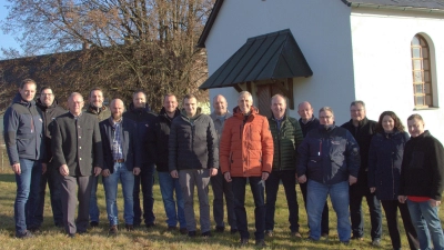 Die Kandidaten der Freien Wähler Wiesau zum Gemeinderat mit Bürgermeisterkandidat Markus Schäffler (helle Jacke, Mitte) (Bild: Markus Schäffler)