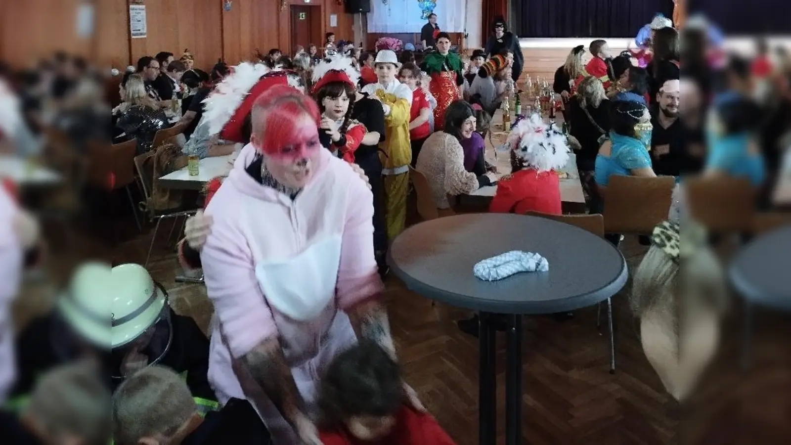 Action beim Kinderfasching (Bild: Melanie Kallmeier)